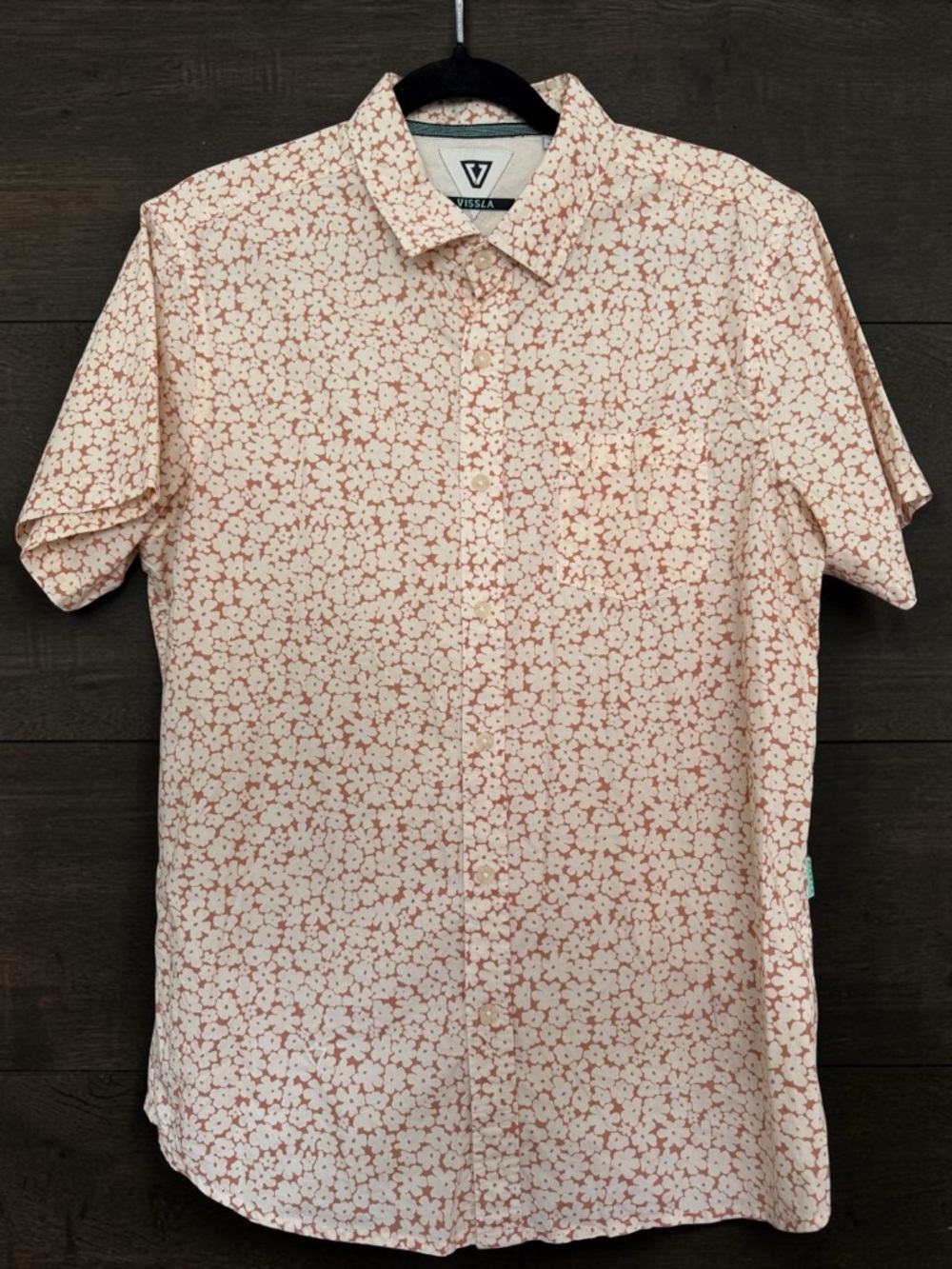 VISSLA Short-Sleeve Button-Down Shirt in Pink and Cream Floral
